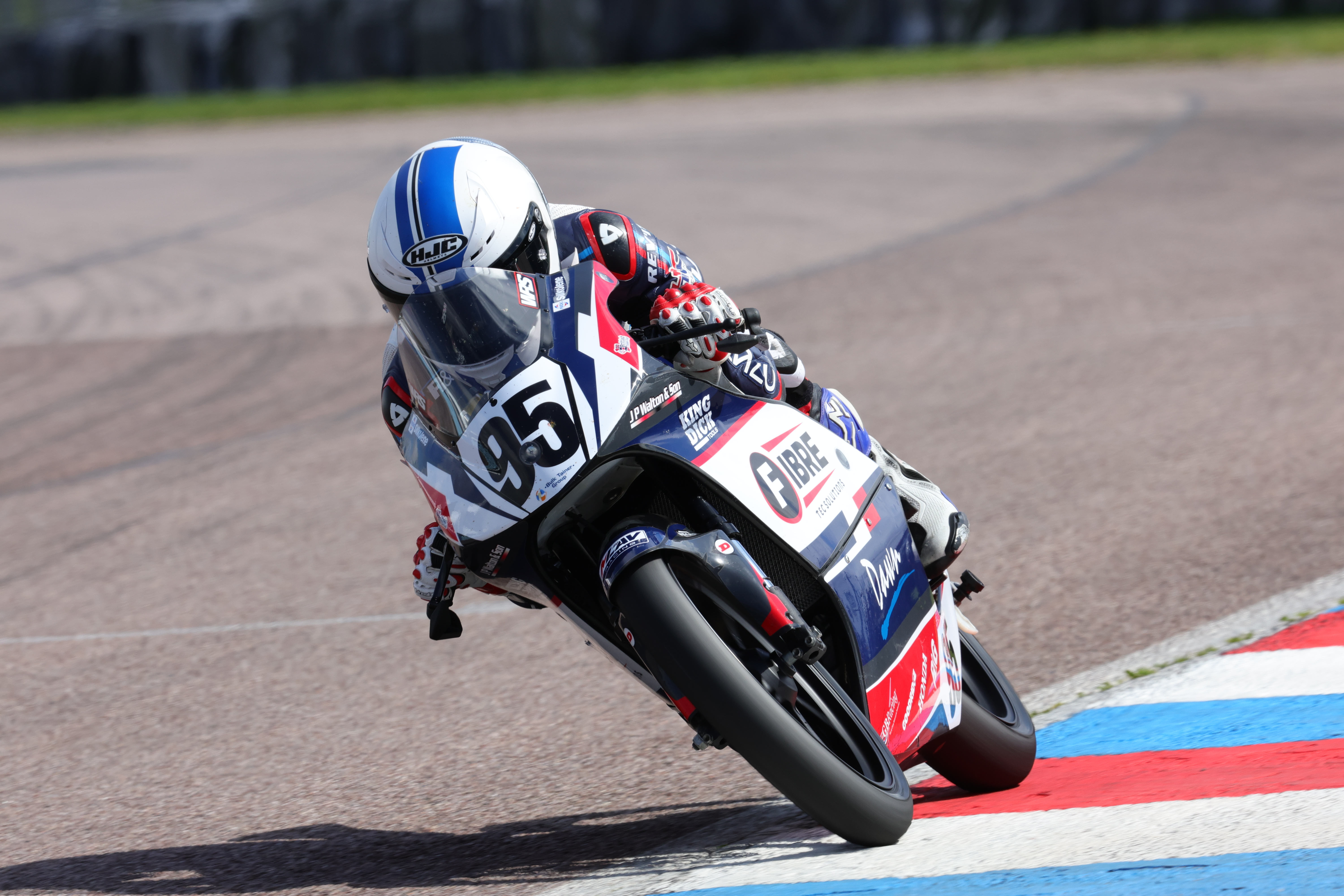 Round 6 Thruxton Race 2